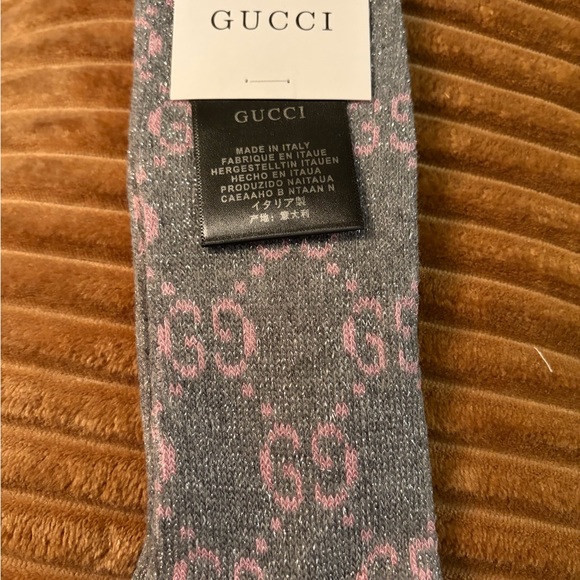 Gucci Pink on Gray Logo Socks - Picture 4 of 5